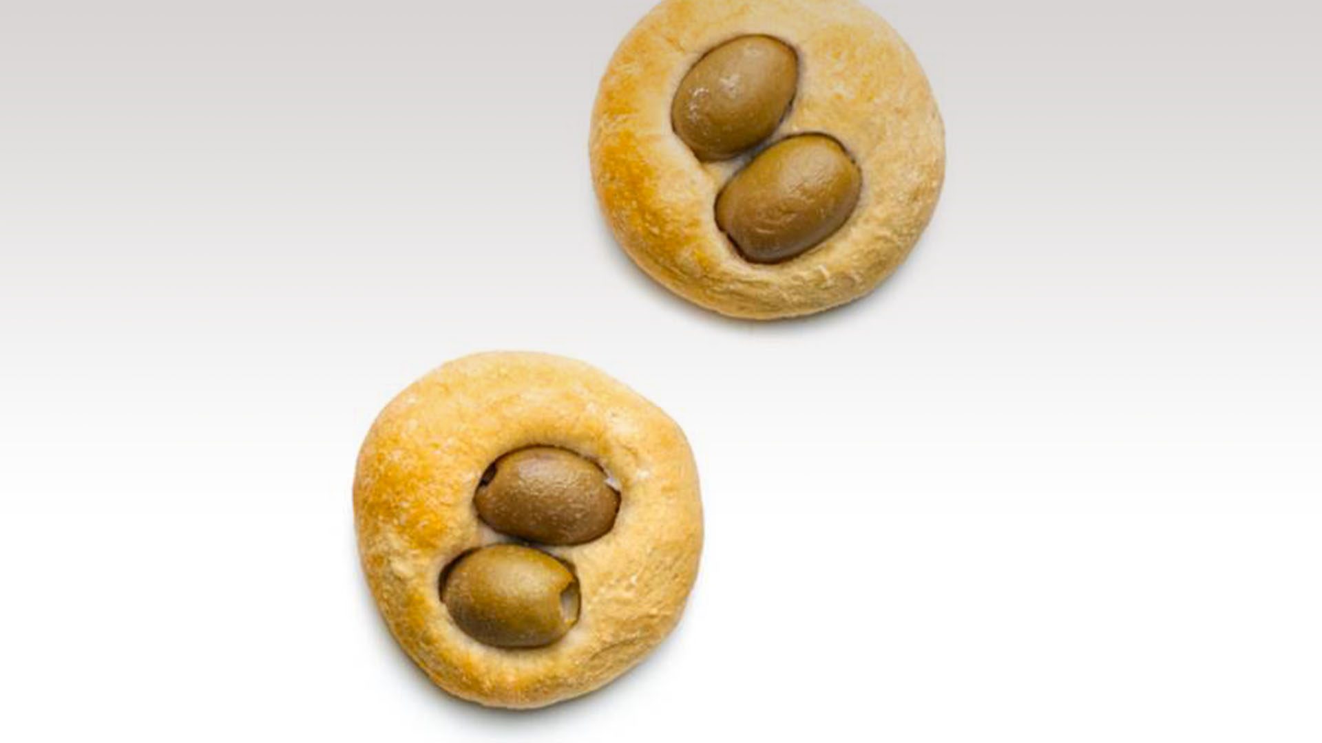 1140_focaccina_con_olive_giganti