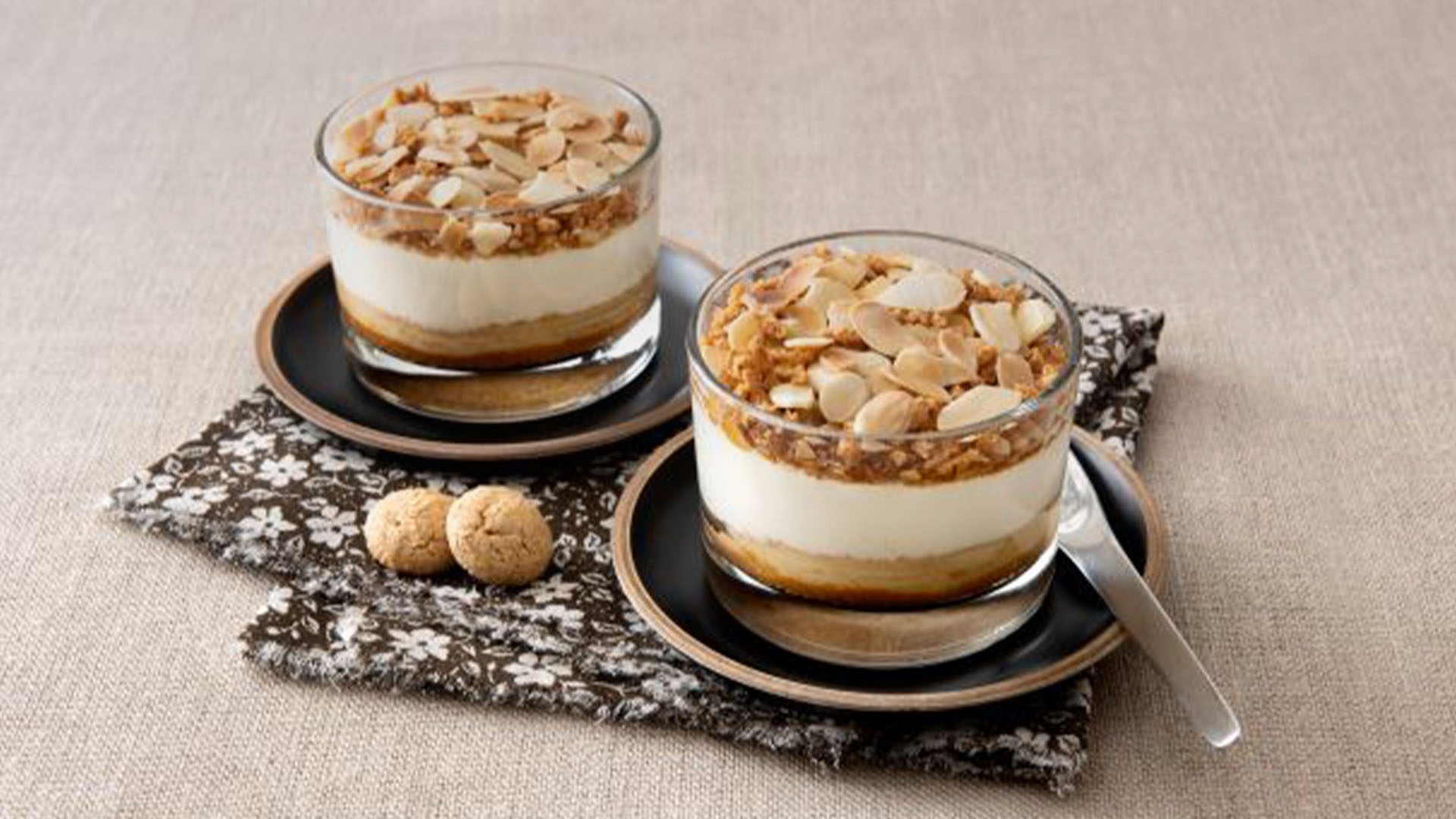 1377_0621_coppa_mandorle_tostate_e_amaretto_alta