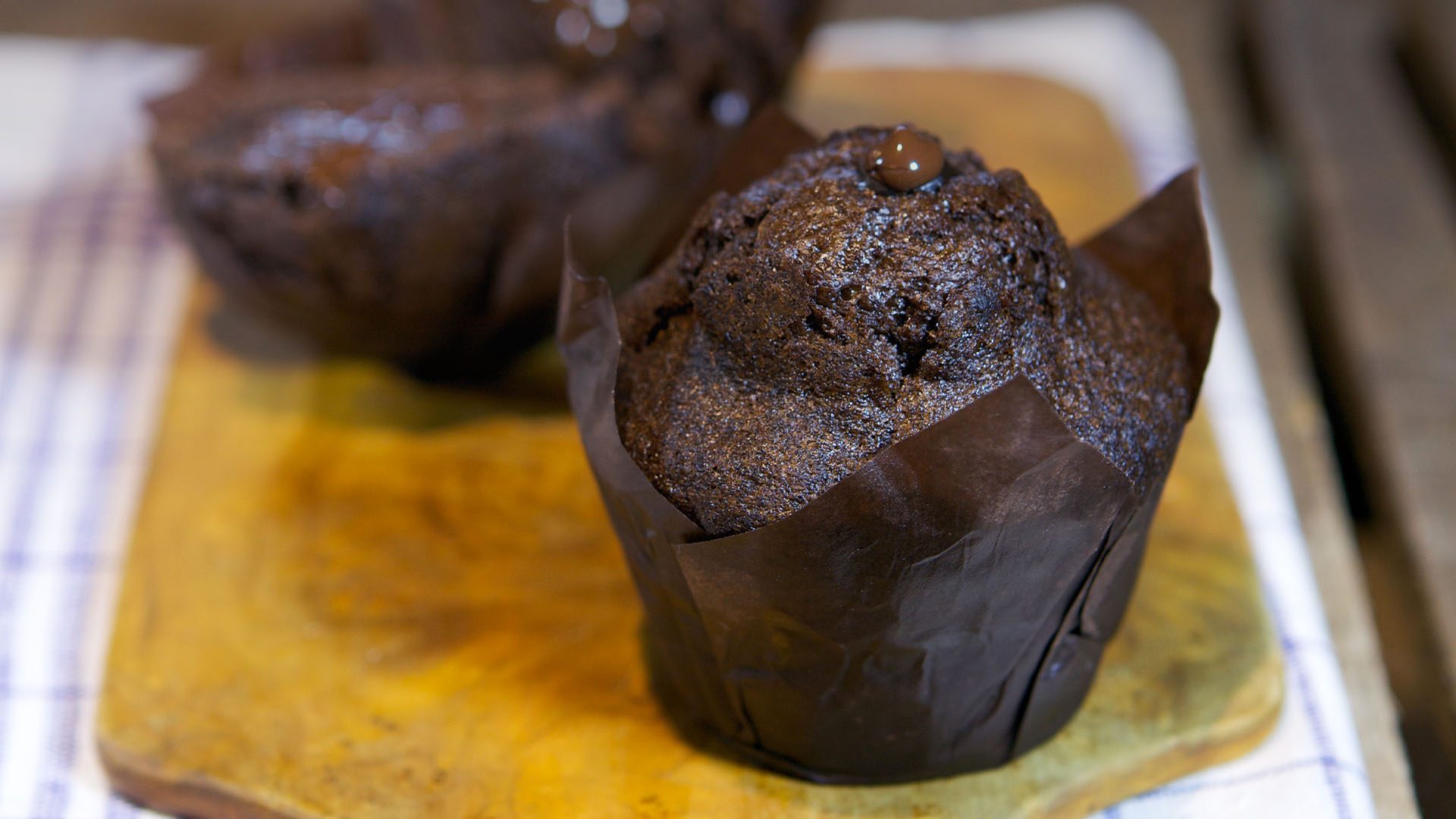 2451_double_chocolate_muffin