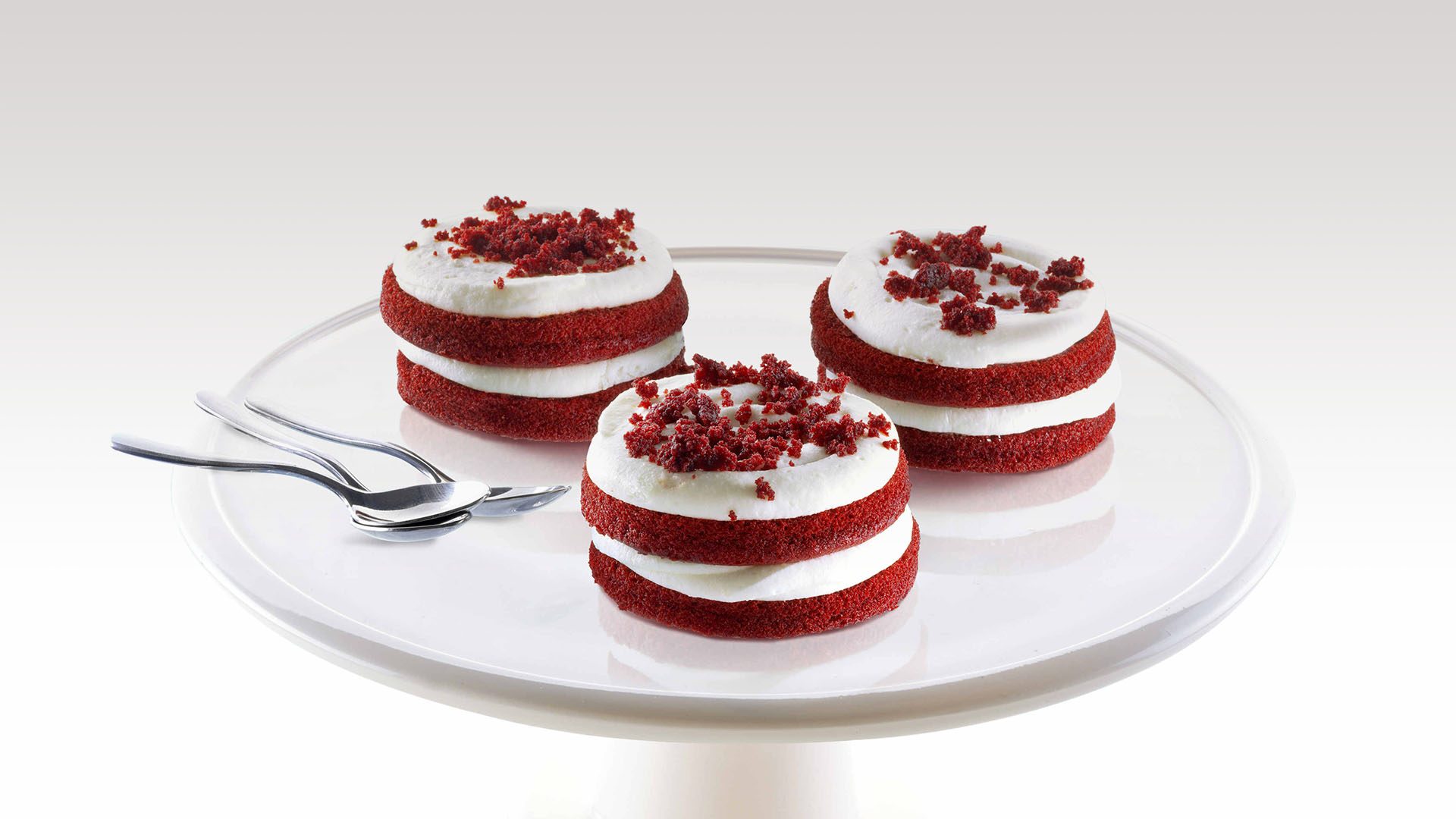 2517_red_velvet_fondo_bianco